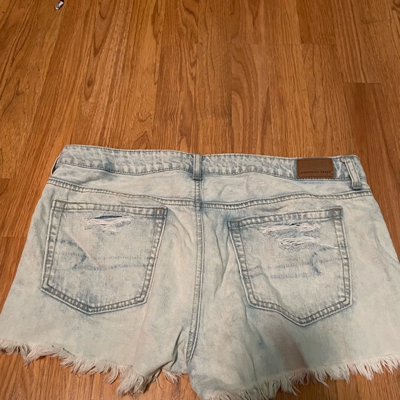 American eagle shorts worn but great condition - Picture 2 of 2